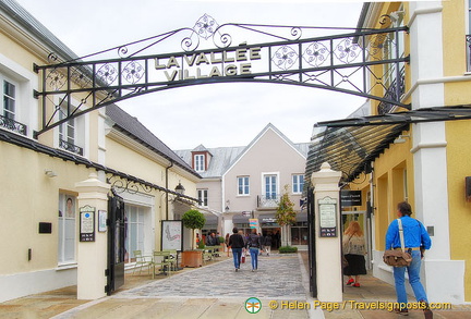 Gateway of La Vallée Village